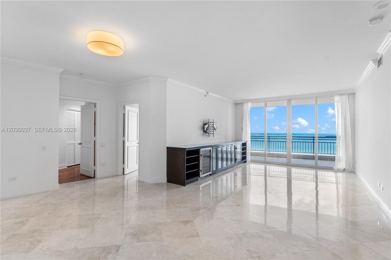 808 Brickell Bay Dr #3002 - Photo 2 of 8