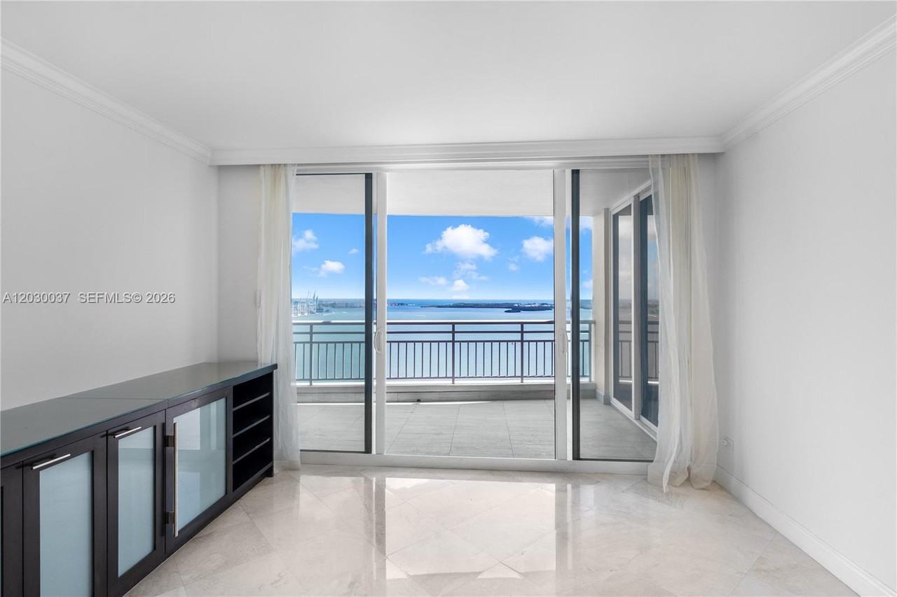 808 Brickell Bay Dr #3002 - Photo 4 of 8