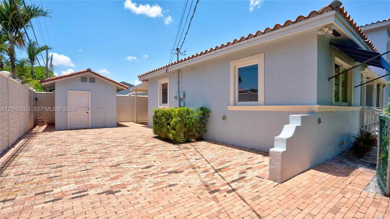 500 Sw 51st Ct - Photo 2 of 8
