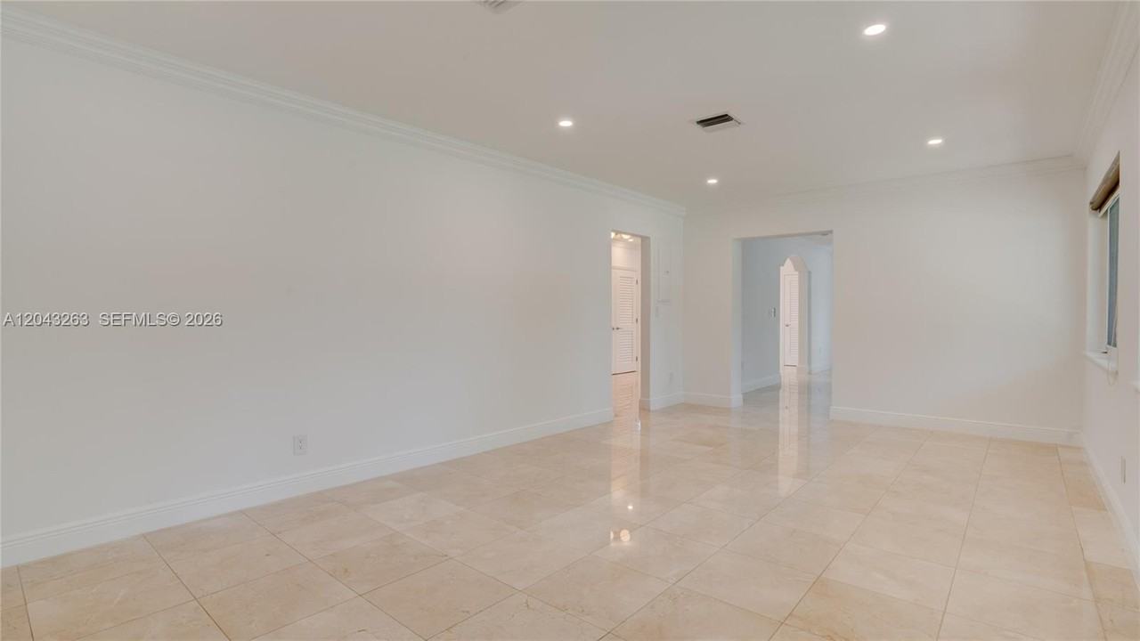 500 Sw 51st Ct - Photo 6 of 8