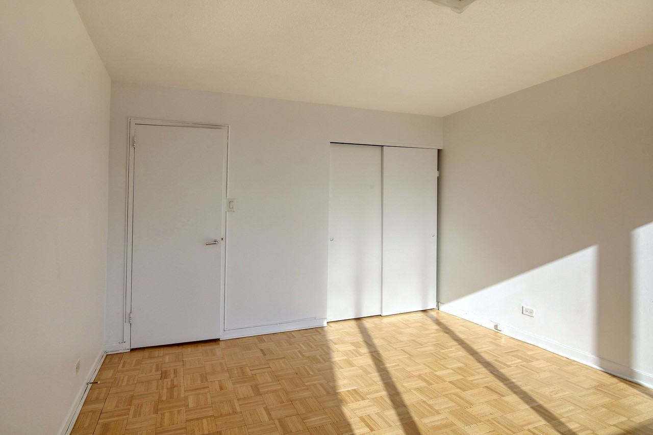 1975 Boul De Maisonneuve O — photo 3
