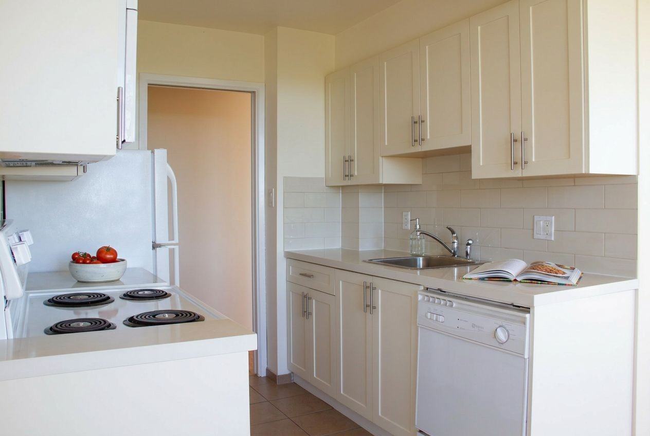 Fontainebleau Apartments - Photo 3 of 38