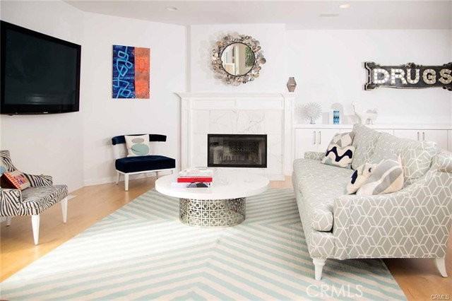 417 Marine Ave - Photo 2 of 8