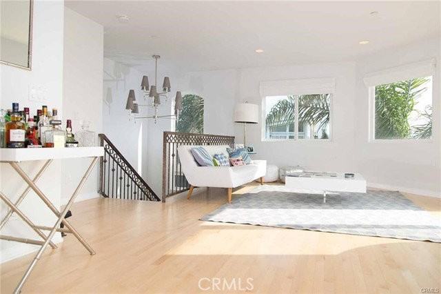 417 Marine Ave - Photo 4 of 8