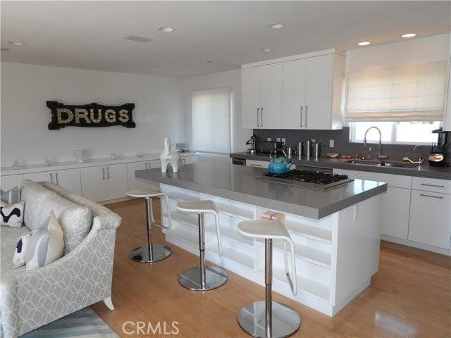 417 Marine Ave - Photo 7 of 8