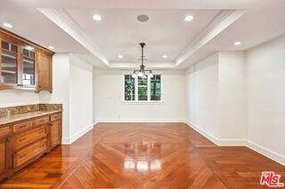1633 Voorhees Ave - Photo 5 of 8