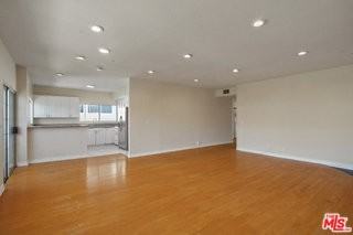 923 Euclid St #201 - Photo 5 of 8