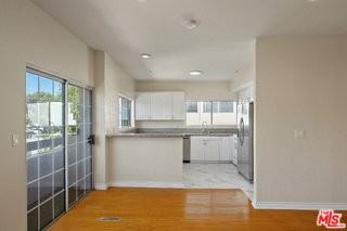 923 Euclid St #201 - Photo 6 of 8