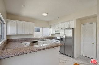 923 Euclid St #201 - Photo 7 of 8