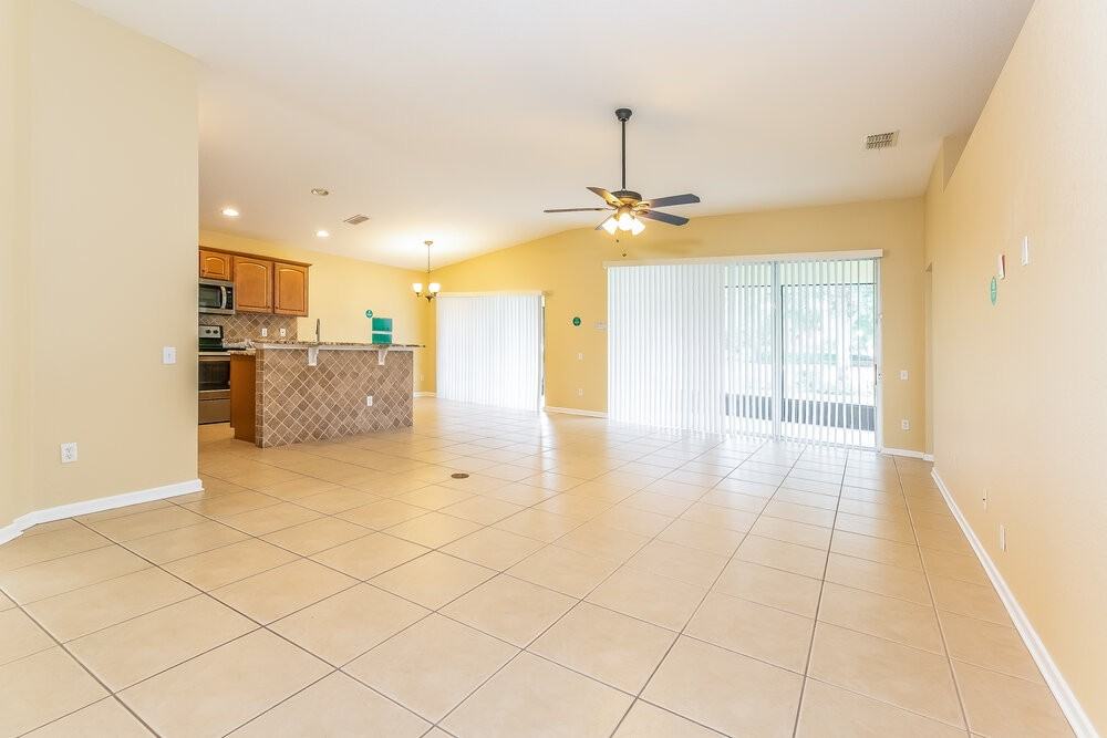 2350 Meadow Oak Cir - Photo 3 of 15