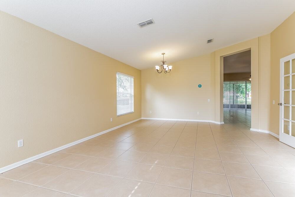 2350 Meadow Oak Cir - Photo 4 of 15