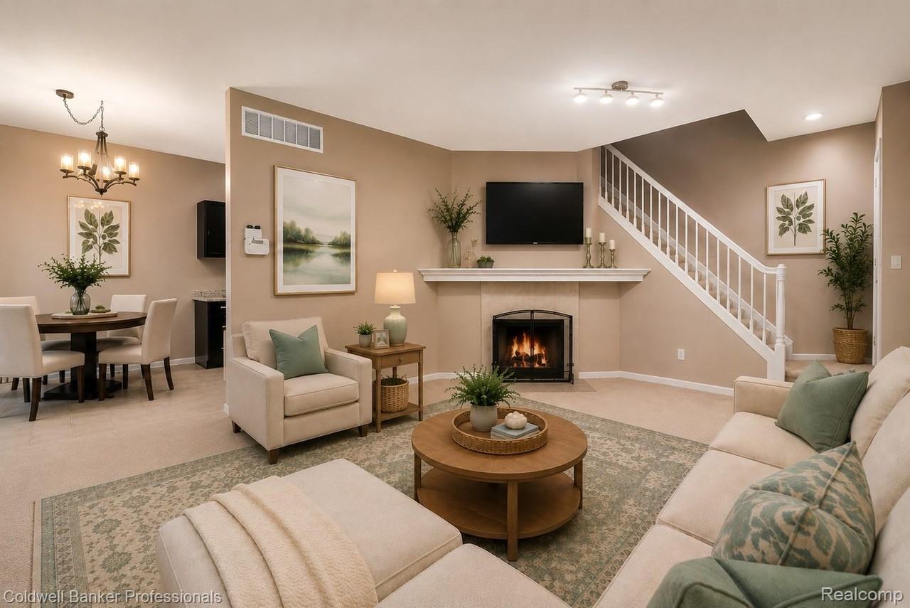 7360 Meadowridge Dr - Photo 3 of 28