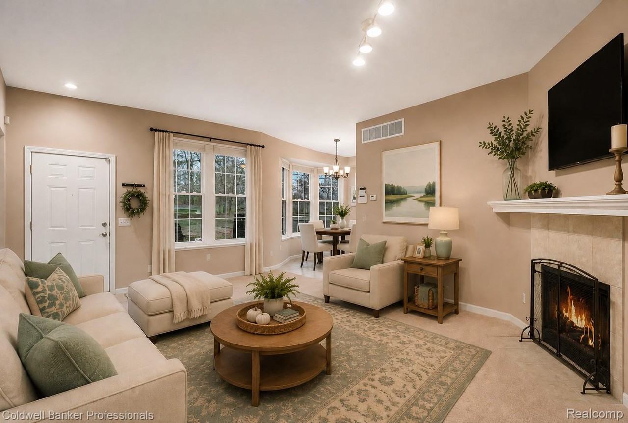 7360 Meadowridge Dr - Photo 5 of 28