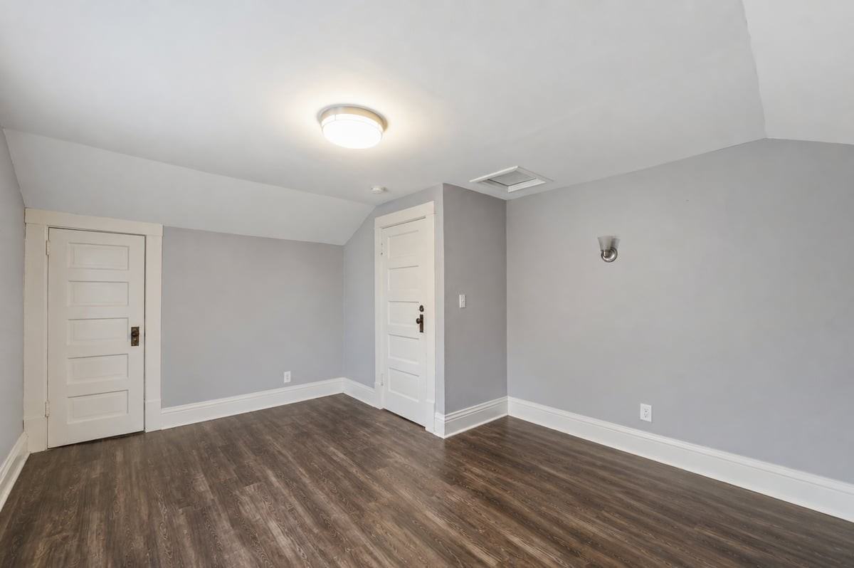 1519 32nd St - Photo 4 of 35