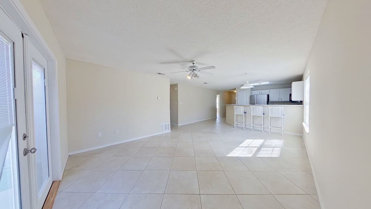 914 Christen Ct - Photo 2 of 14