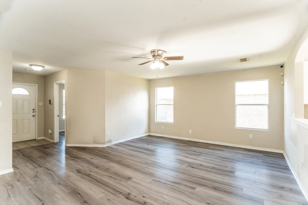 3003 John Porter Dr - Photo 5 of 30