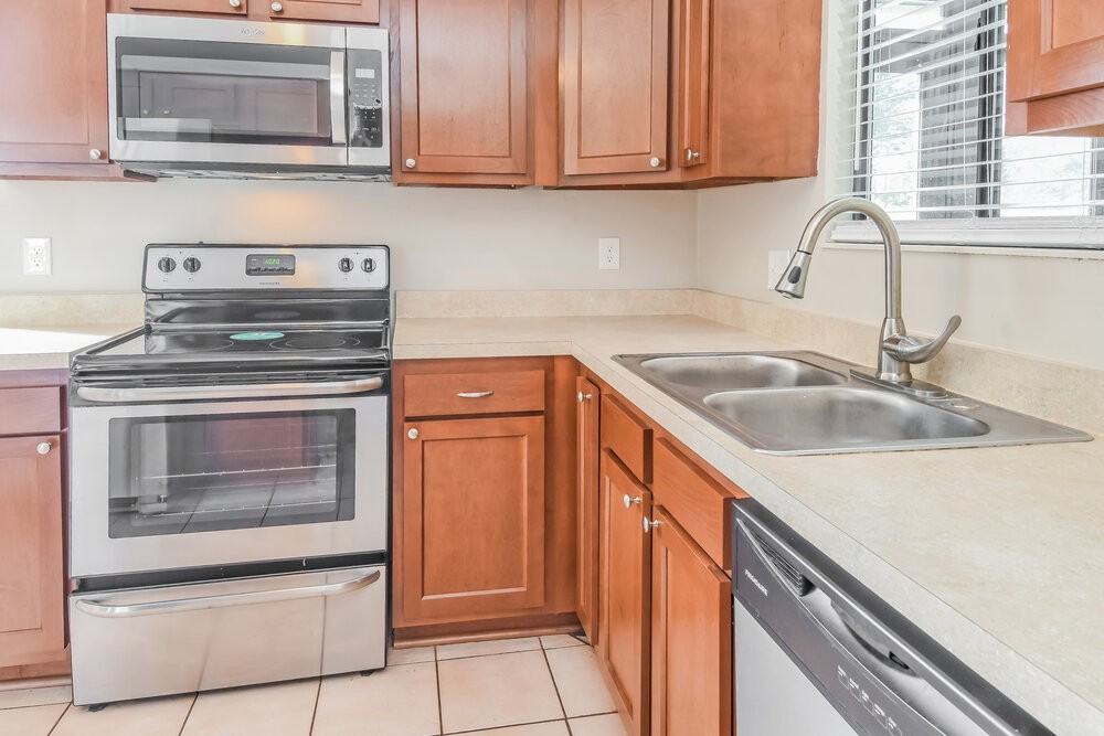 8850 Cherry Hill Dr - Photo 6 of 16