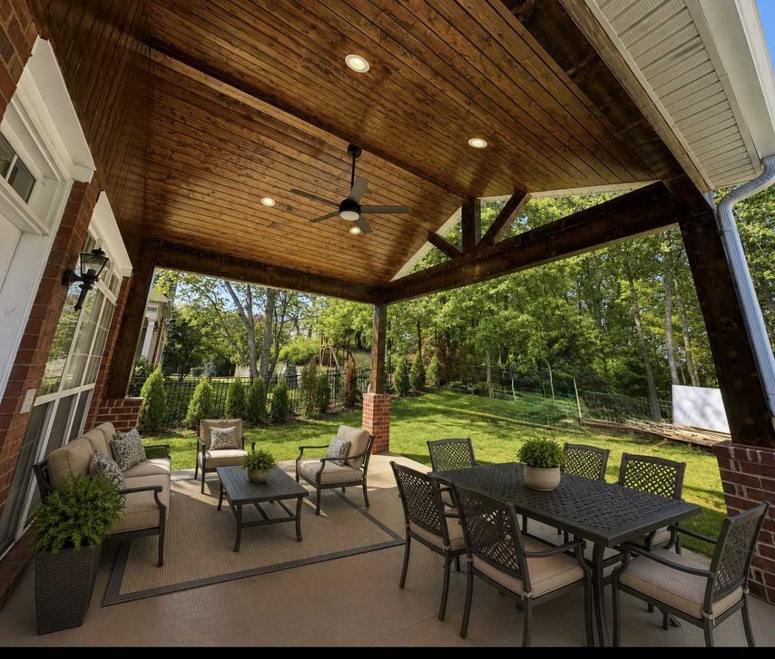 1511 Red Oak Dr - Photo 2 of 20