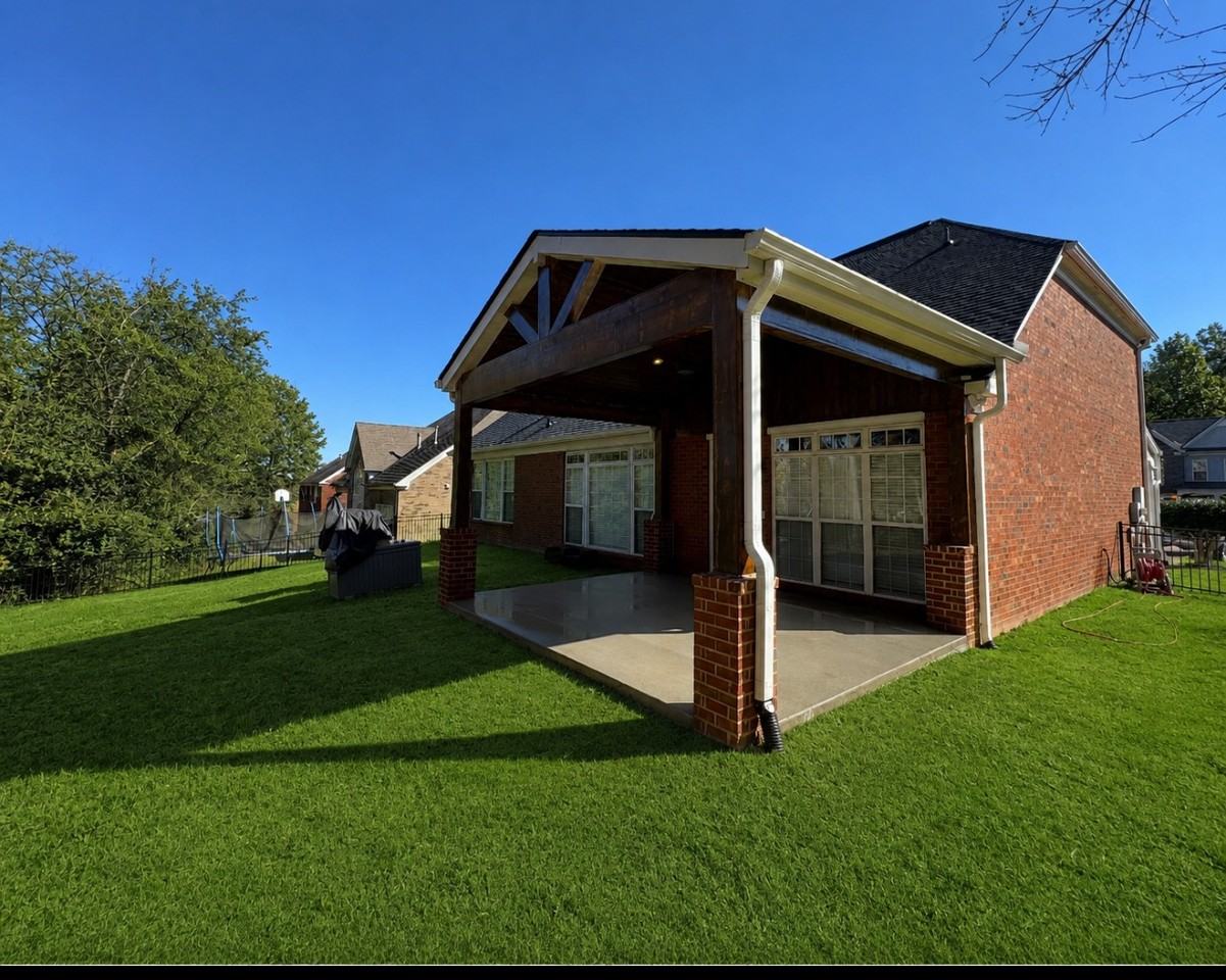 1511 Red Oak Dr - Photo 3 of 20