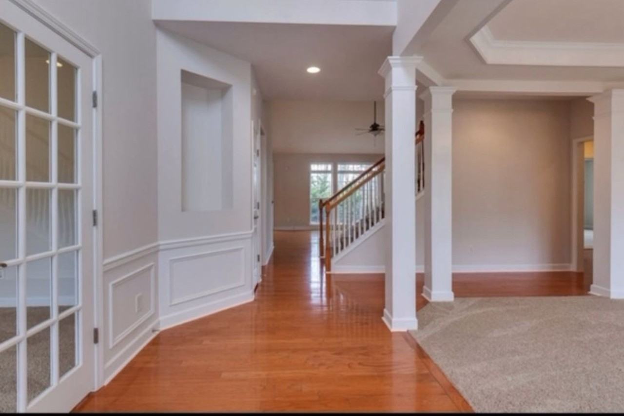 1511 Red Oak Dr - Photo 4 of 20