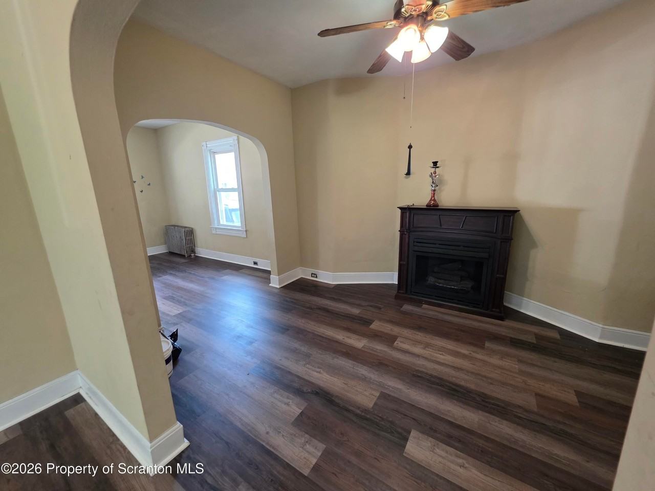 135 Throop St - Photo 6 of 15