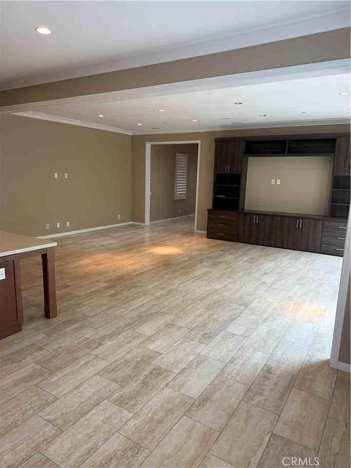 63 Gardenhouse Way - Photo 5 of 25