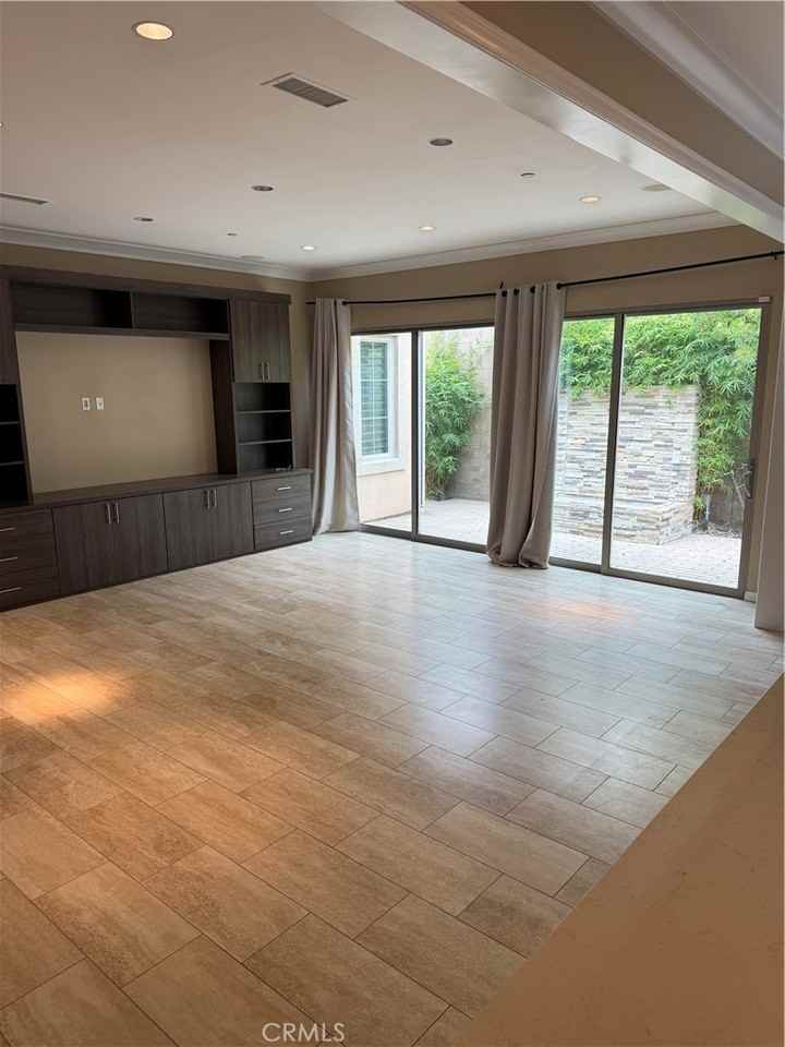 63 Gardenhouse Way - Photo 7 of 25