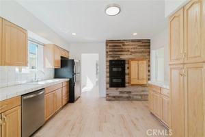 featured image of 2007 W Kenneth Rd