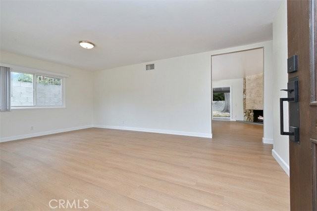 7006 Helmsdale Rd - Photo 7 of 8