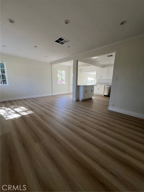 6653 Quakertown Ave - Photo 5 of 8