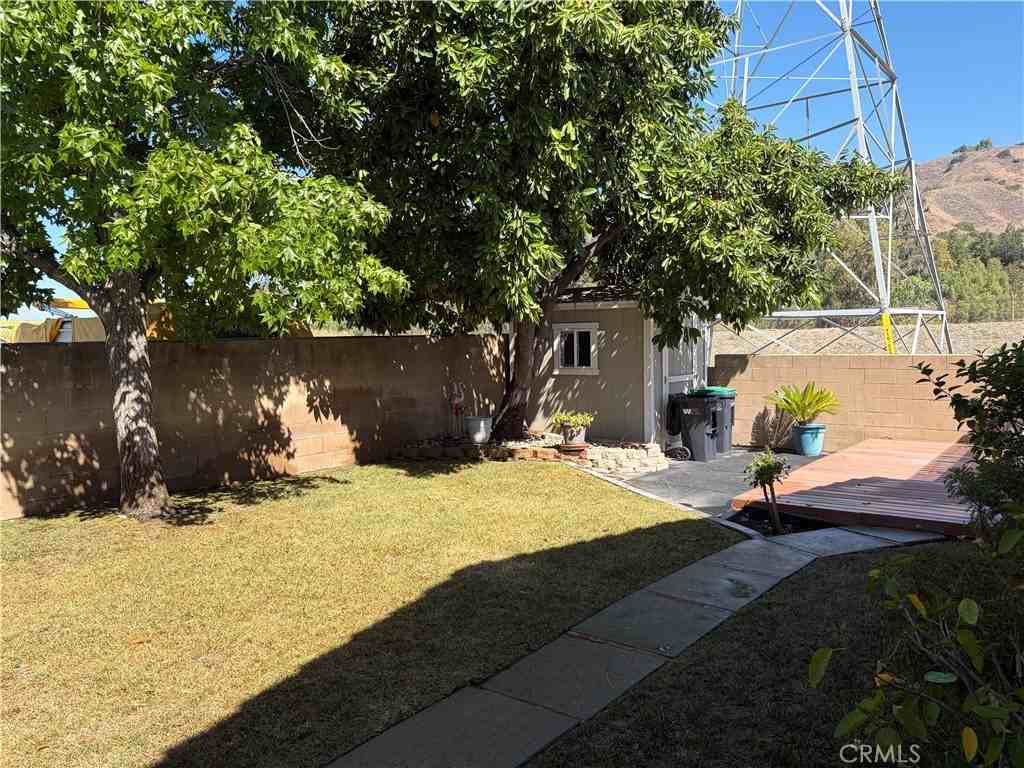 549 Canyon Hill Rd - Photo 3 of 32