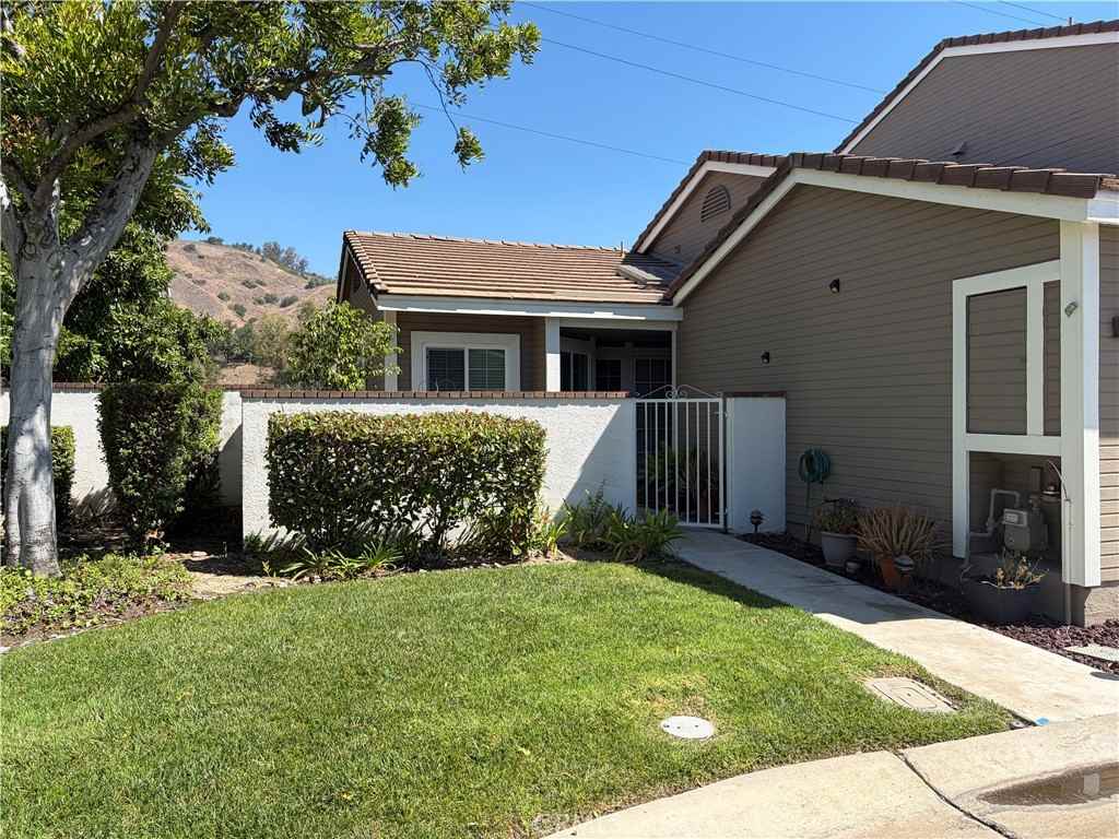 549 Canyon Hill Rd - Photo 4 of 32