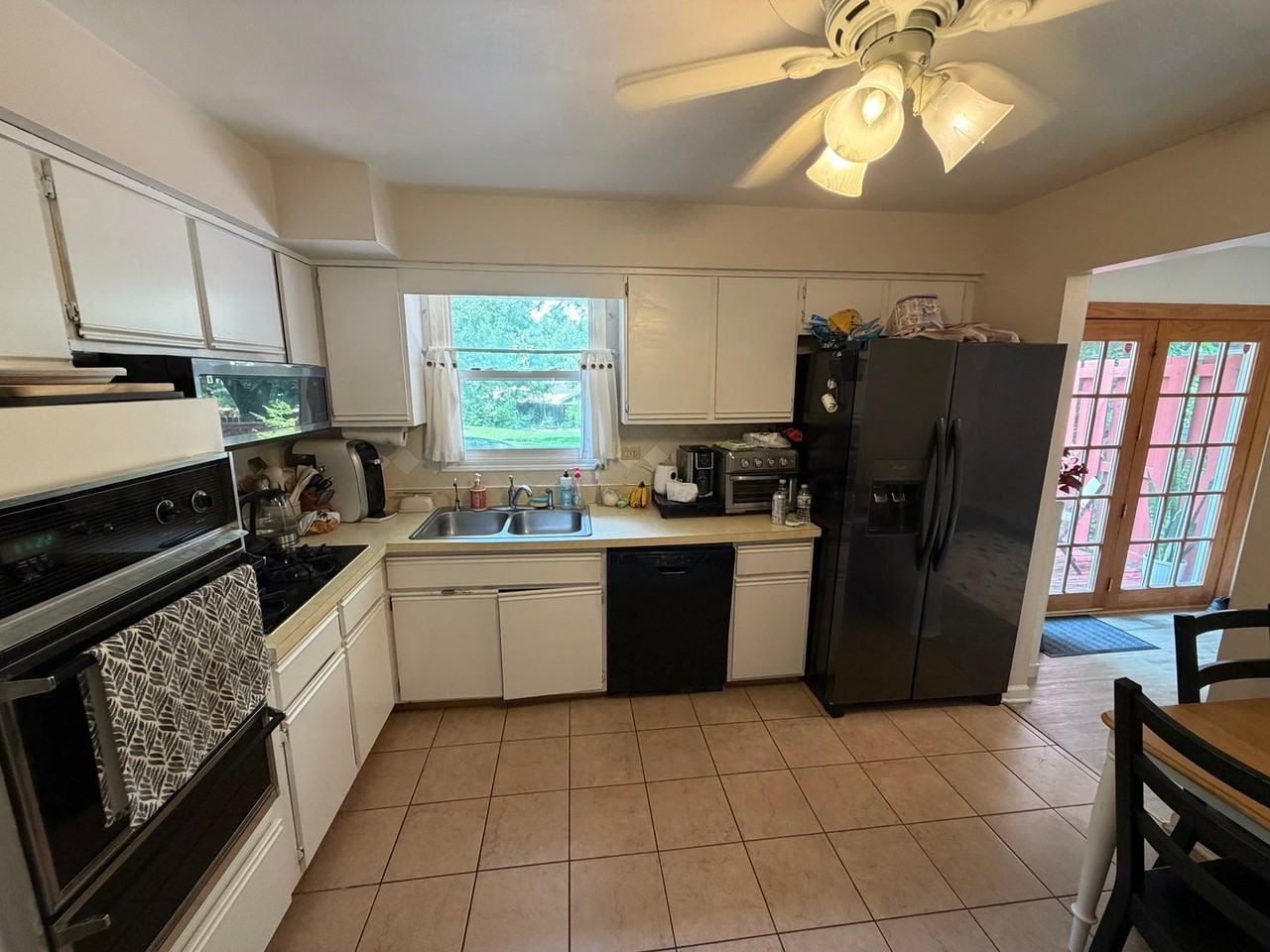 3S478 Winfield Rd - Photo 3 of 15