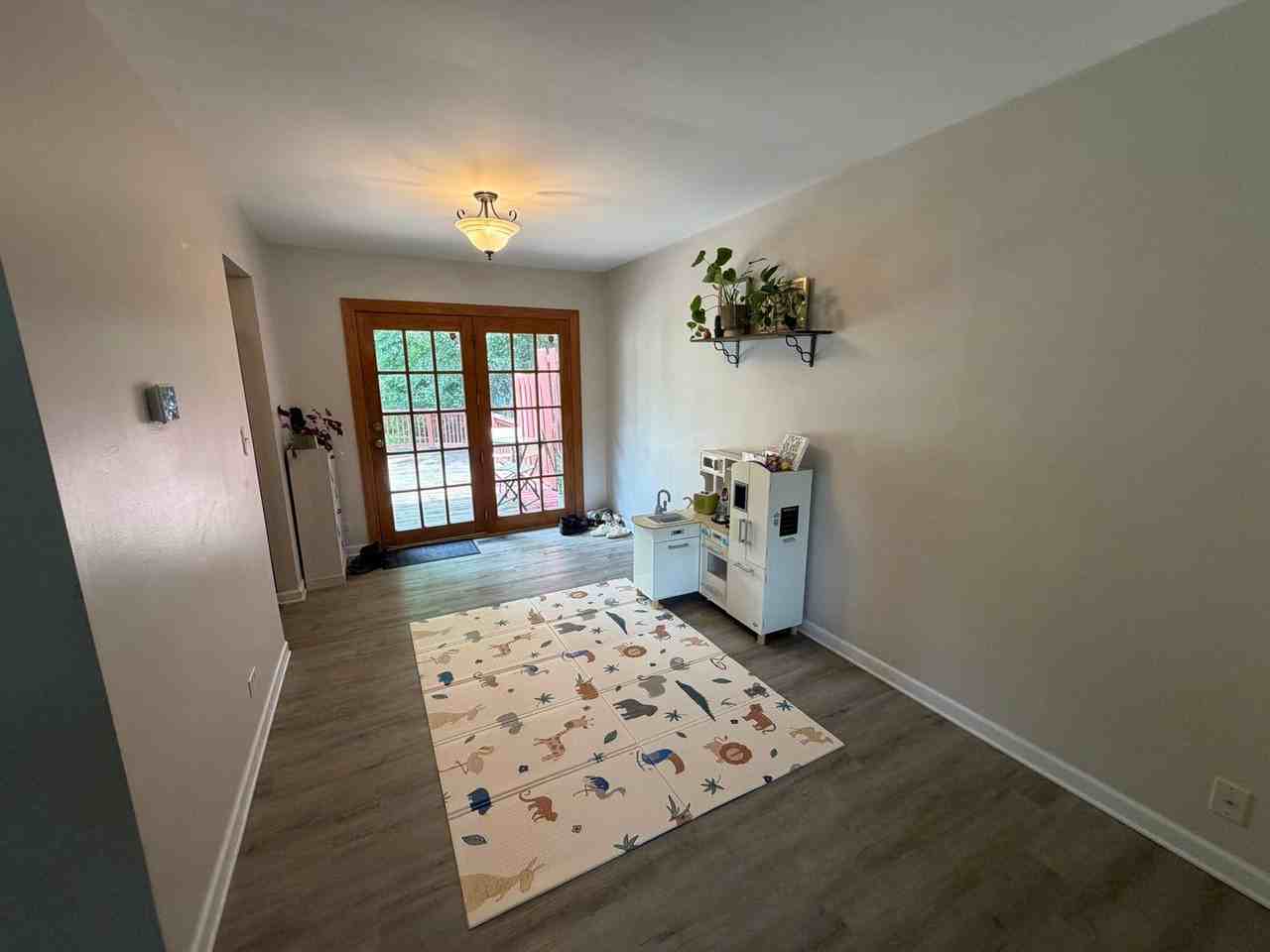 3S478 Winfield Rd - Photo 4 of 15