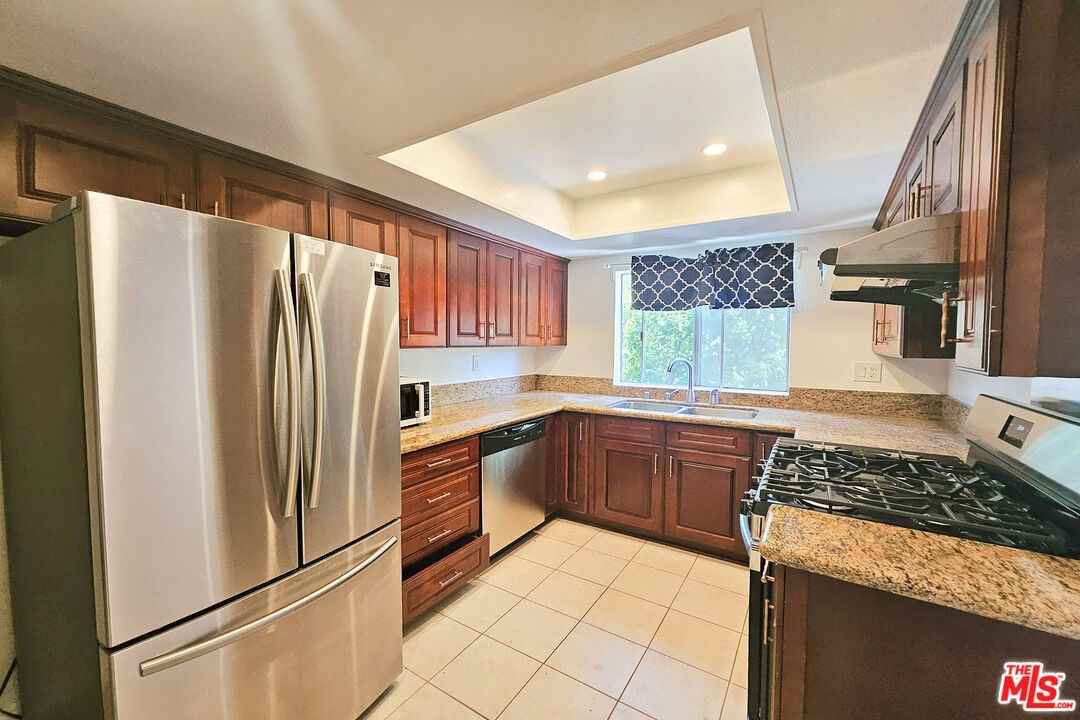 1454 E Orange Grove Blvd - Photo 3 of 8