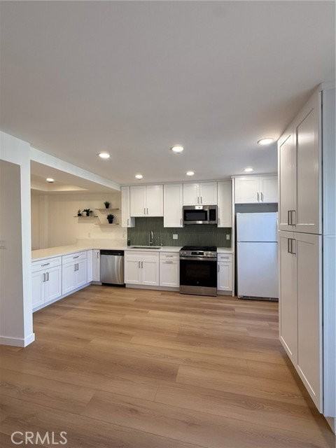 1137 N Maryland Ave #5 - Photo 7 of 8