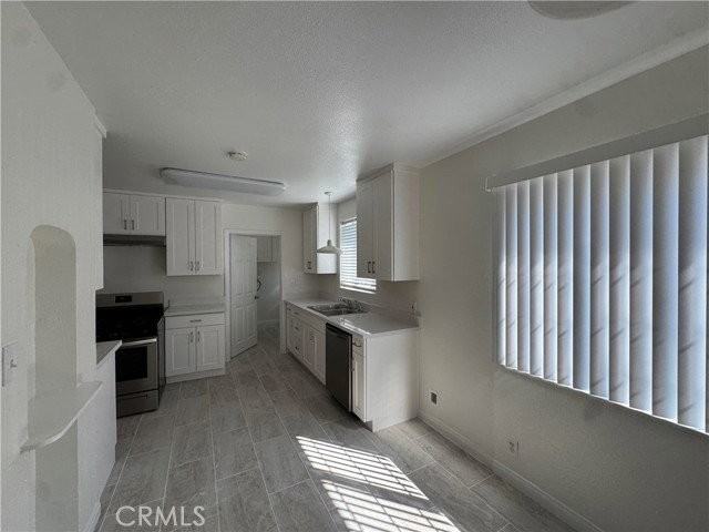 1130 Spazier Ave - Photo 2 of 8