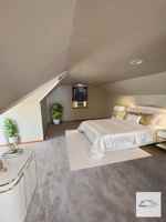 featured image of 423 E 274th St