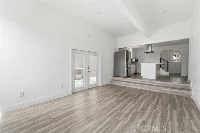 709 Warren Ln - Photo 4 of 8