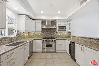 1878 Greenfield Ave #304 - Photo 6 of 8