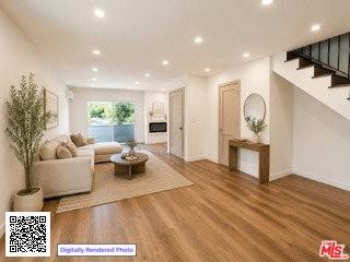 2449 N Beachwood Dr #11 - Photo 2 of 8