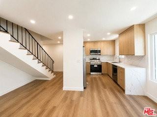 2449 N Beachwood Dr #11 - Photo 3 of 8
