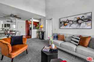 21520 Burbank Blvd - Photo 1 of 1