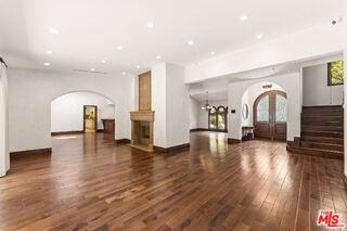 2108 San Ysidro Dr - Photo 5 of 8
