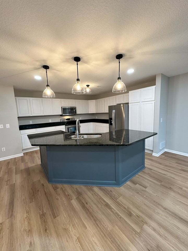 6942 S Park Dr - Photo 2 of 25