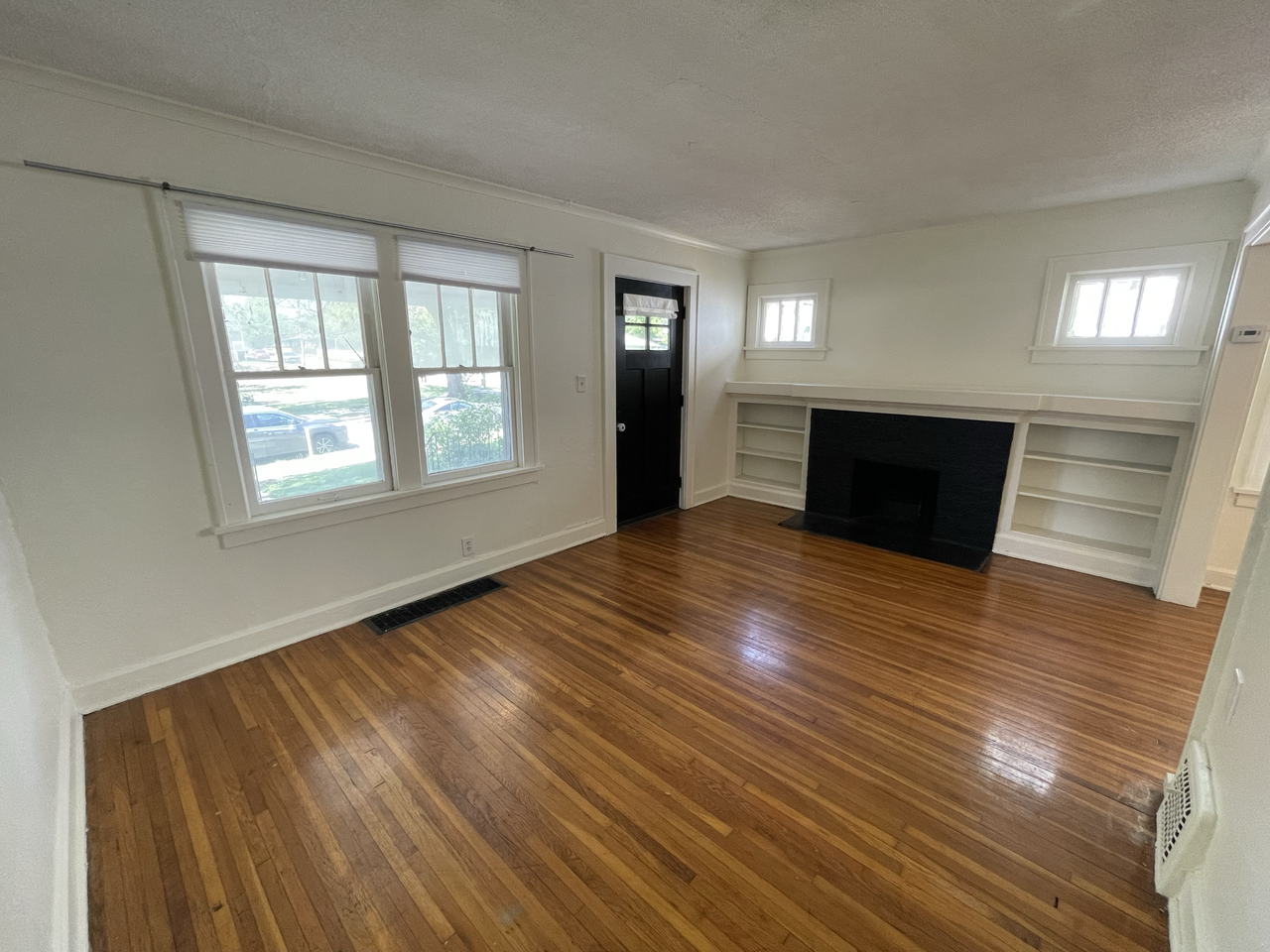 5805 Tracy Ave - Photo 3 of 23