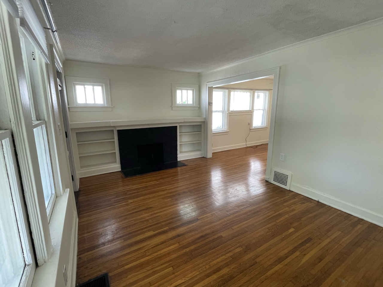 5805 Tracy Ave - Photo 4 of 23