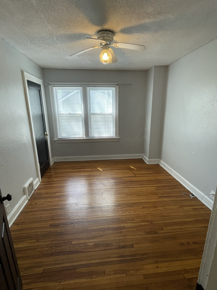 5805 Tracy Ave - Photo 7 of 23