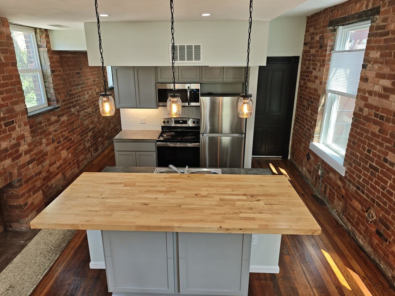 836 York St #2 - Photo 3 of 11