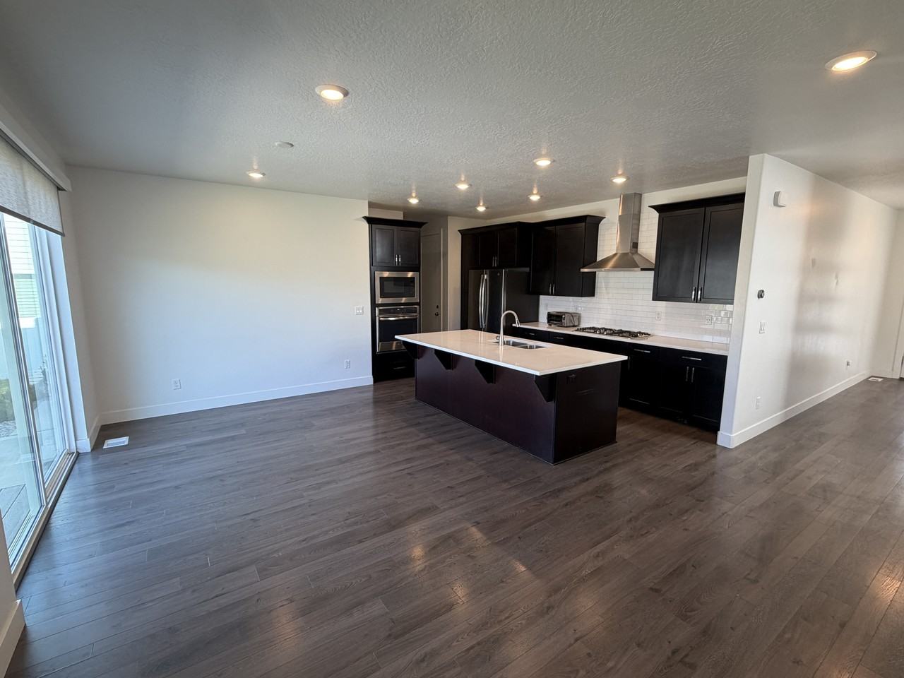 1071 W Sebal Ln - Photo 4 of 29